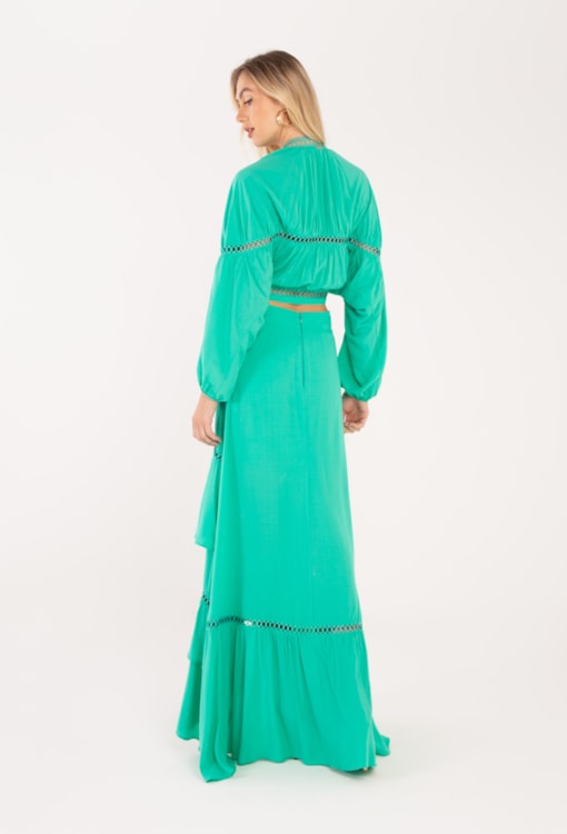 Saia midi com folhos