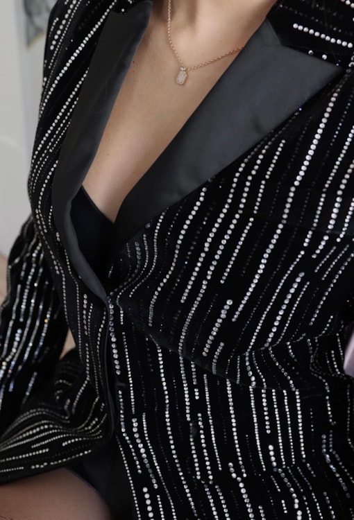 Blazer de veludo com brilhantes