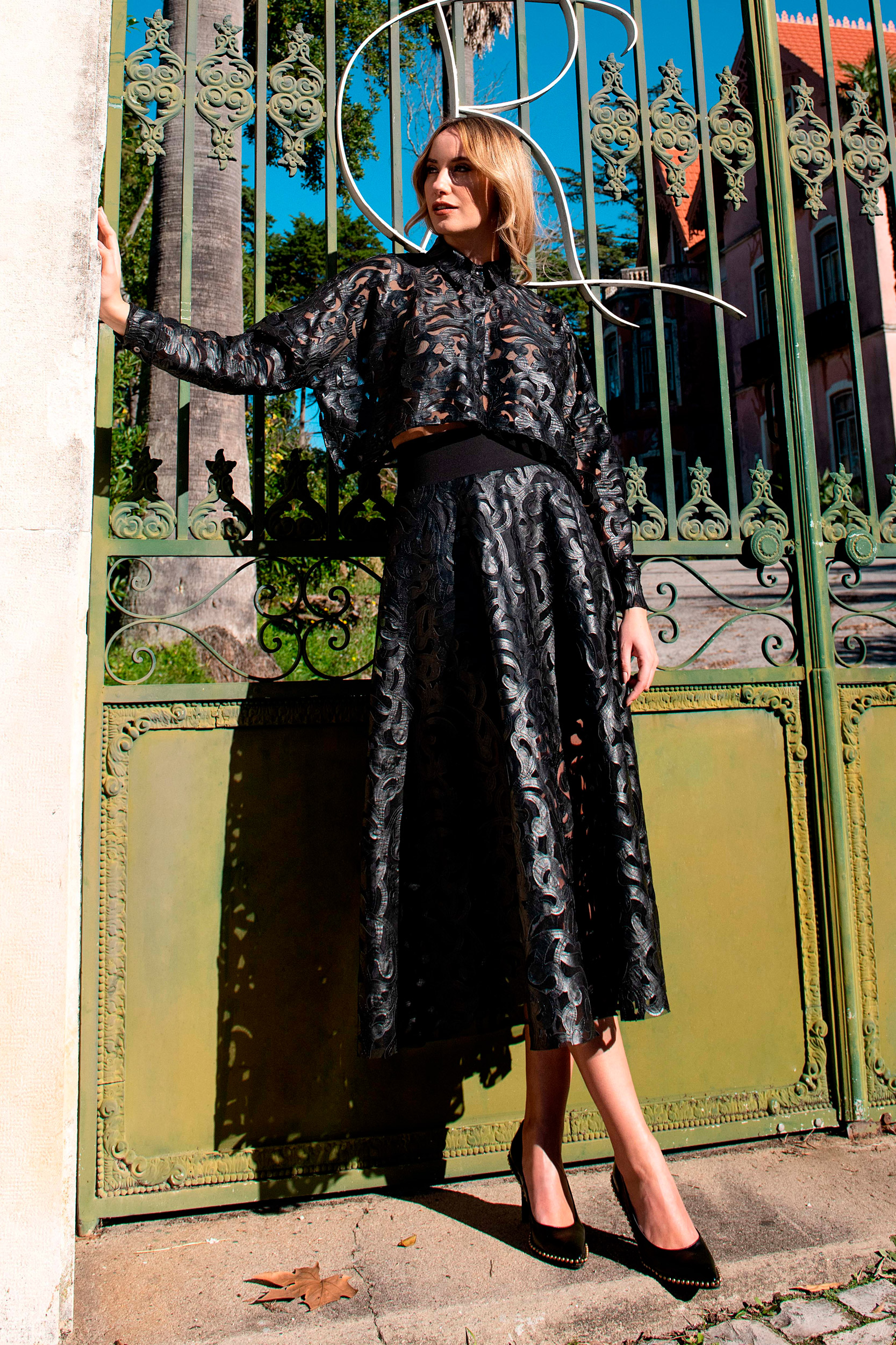 le2002409-black2
