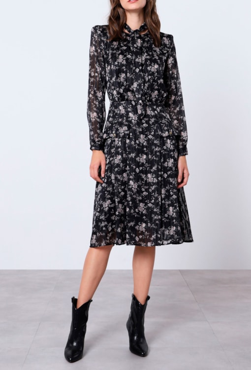 Vestido midi plissado