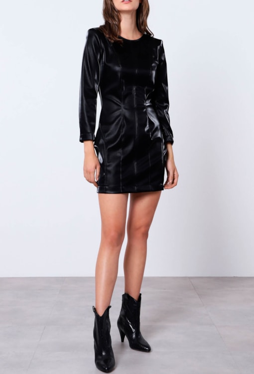 Vestido curto efeito pele