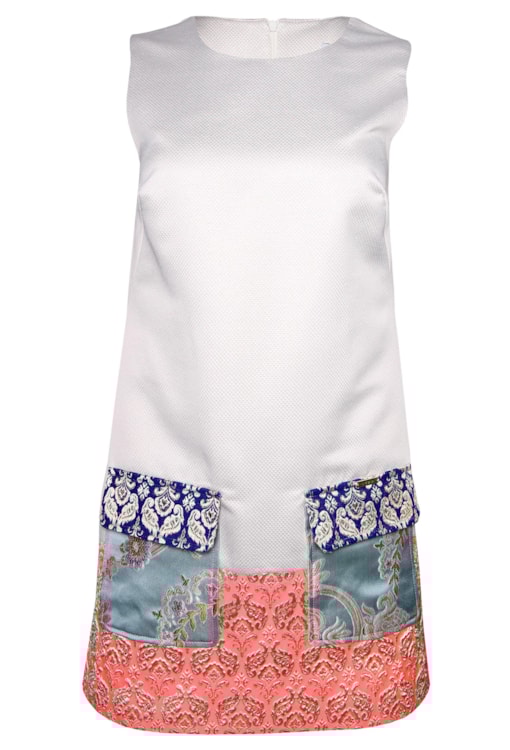 Vestido bolsos patch