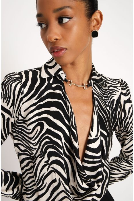 Blusa Acetinada com padrão zebra