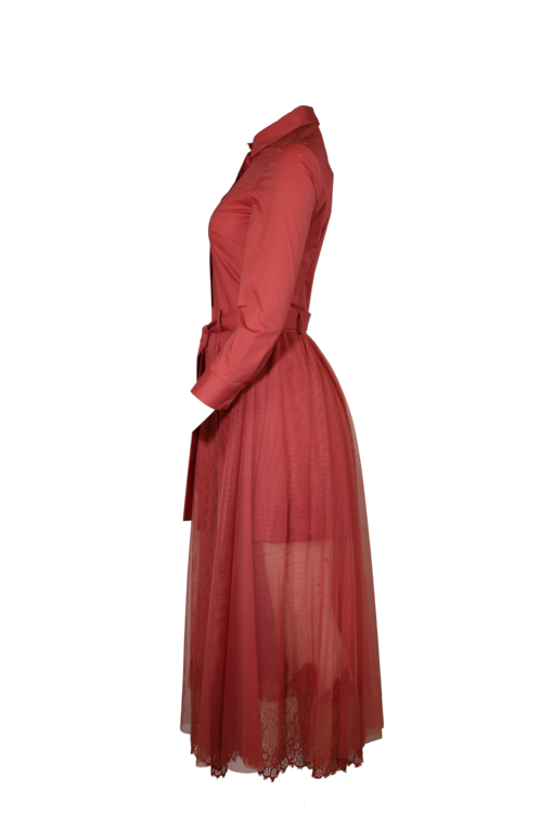 Vestido camiseiro com tule